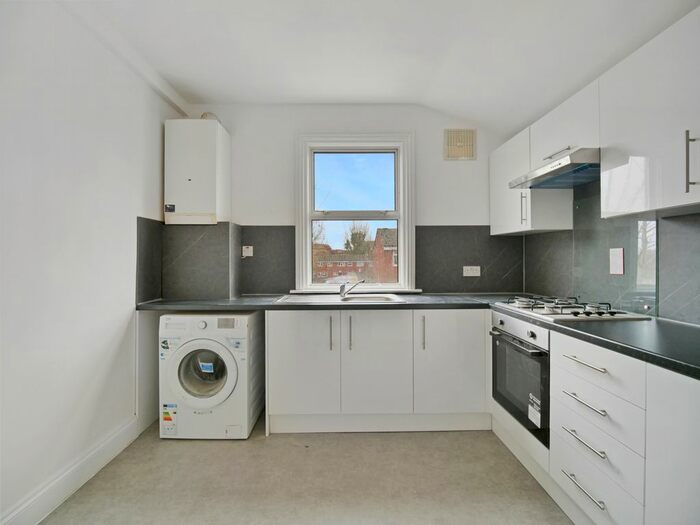 2 Bedroom Maisonette To Rent In Maple Road, London, SE20