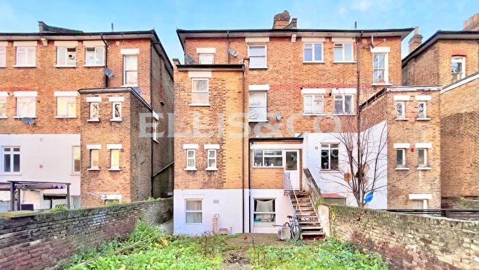 2 Bedroom Flat For Sale In Penford Street, London, SE5