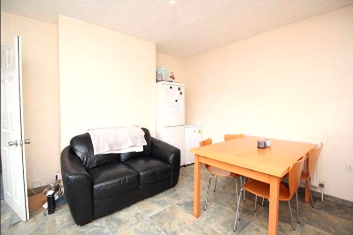 4 Bedroom House To Rent In Harrison Road, Southampton, Hampshire, SO17