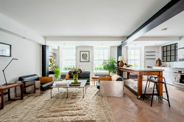 3 Bedroom Flat To Rent In Fitzroy Street, Fitzrovia, W1T