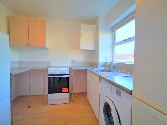 Studio To Rent In Henry Doulton Drive, Heritage Park, Tooting, London, SW17
