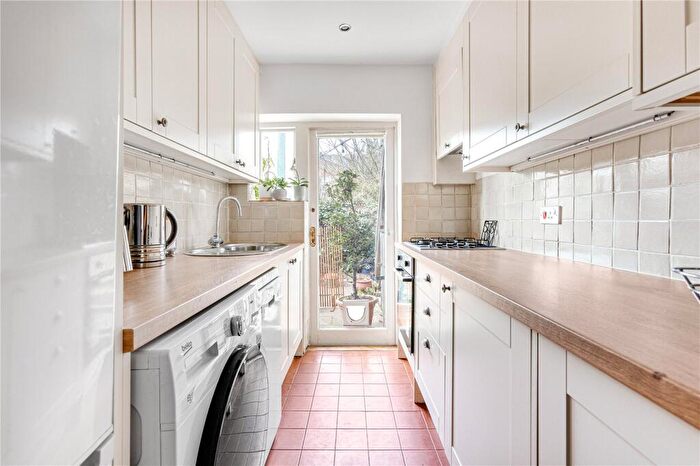 2 Bedroom Flat To Rent In Cowley Road, Mortlake, SW14