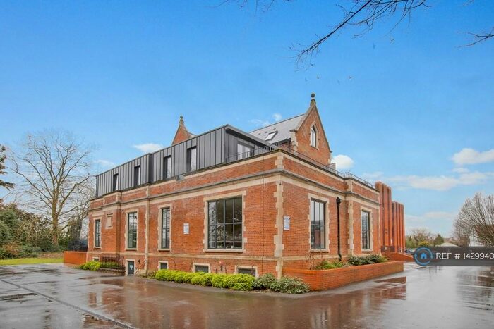 2 Bedroom Flat To Rent In Elvian House, Slough, SL1