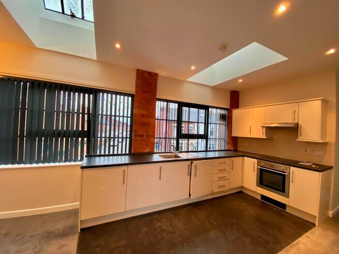 2 Bedroom Flat To Rent In Albert Street, Hucknall, Nottinghamshire, NG15