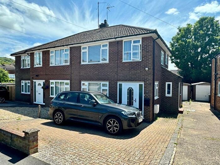 3 Bedroom Semi-Detached House To Rent In Wendover, HP22
