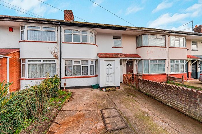 3 Bedroom Property For Sale In Lewins Way, Cippenham, Slough, SL1