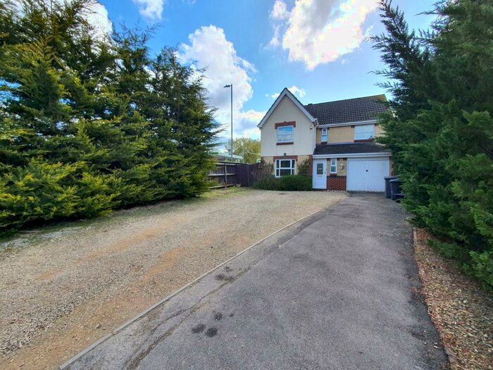 4 Bedroom Detached House For Sale In Jasmine Way, Trowbridge, BA14