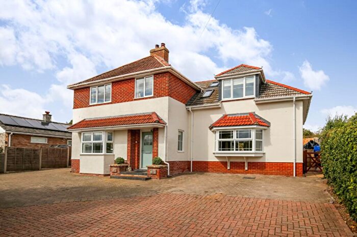 5 Bedroom Detached House For Sale In Victoria Road, Wilton, Salisbury, Wiltshire, SP2