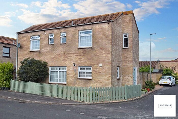 3 Bedroom Detached House For Sale In Wade Close, Eastbourne, BN23