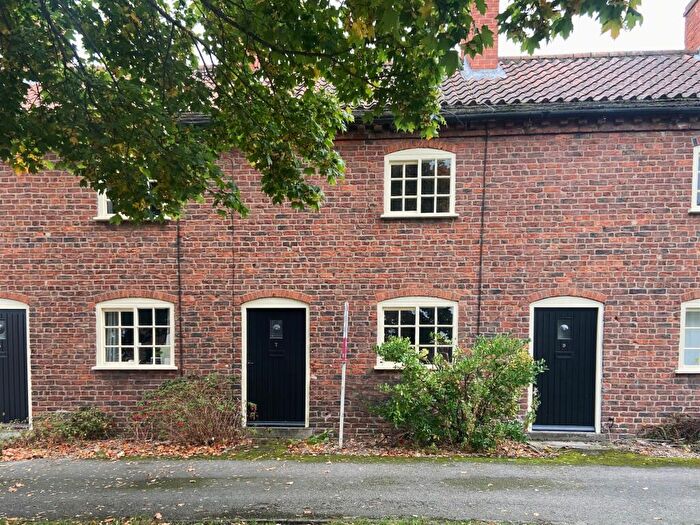 2 Bedroom Cottage To Rent In Doncaster Road, Bawtry, Doncaster, DN10