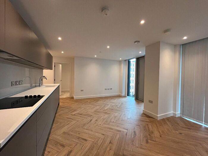 2 Bedroom Flat To Rent In Port Street, Manchester, Greater Manchester, [Ref: KhpLlt], M1