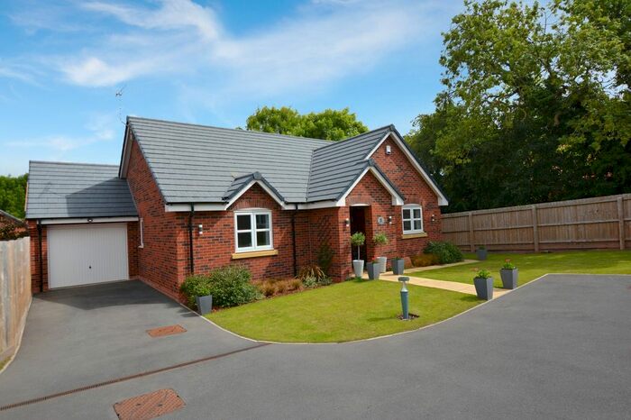 2 Bedroom Detached Bungalow For Sale In Hopewell Rise, Southwell, NG25