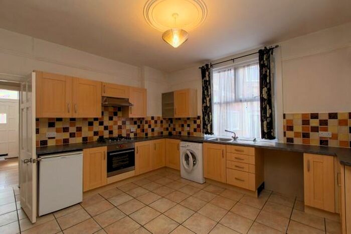 1 Bedroom Flat To Rent In Knighton Fields Road West, Leicester, LE2