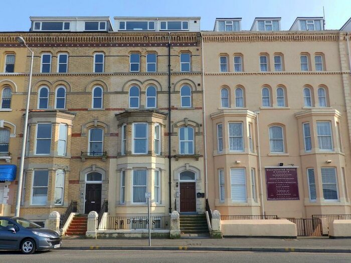 2 Bedroom Flat For Sale In Rhyl, LL18
