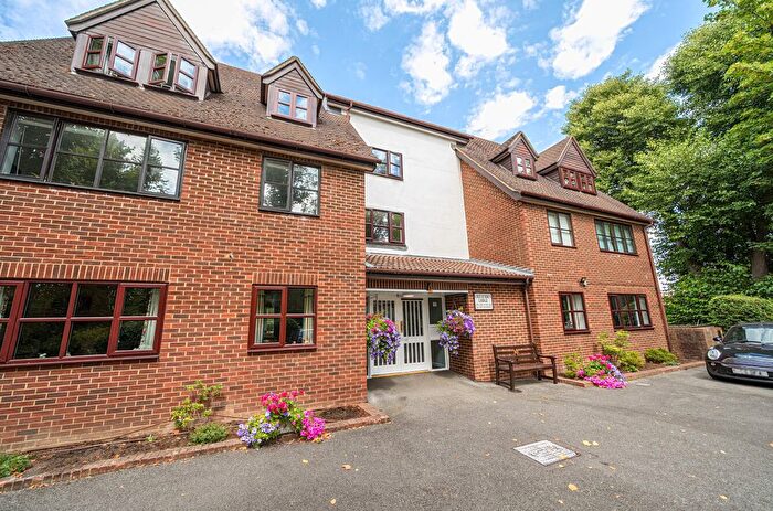 1 Bedroom Flat For Sale In Pond Cottage Lane, West Wickham, BR4