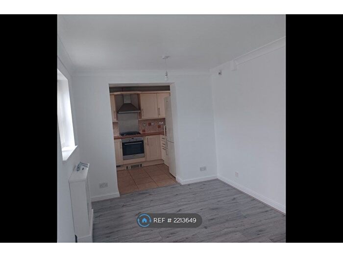 4 Bedroom Semi-Detached House To Rent In Harvard Grove, Prescot, L34