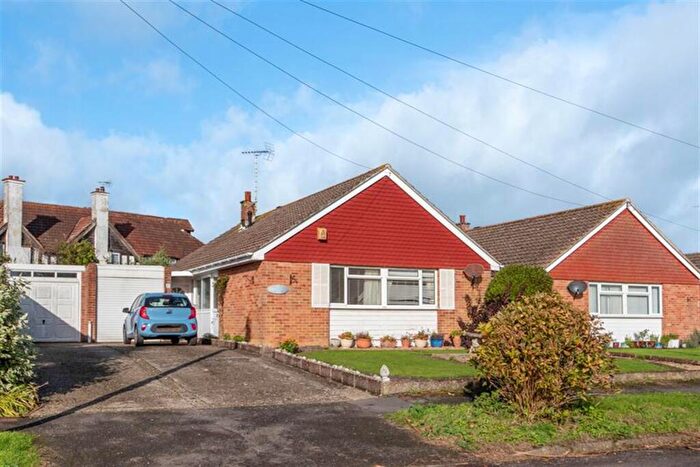 3 Bedroom Detached Bungalow For Sale In Lodge Close, Bognor Regis, PO22