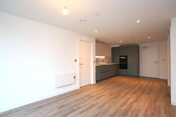 2 Bedroom Apartment To Rent In The Railings, Middlewood Locks, M5