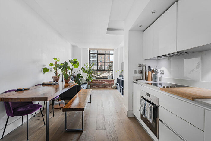 2 Bedroom Apartment For Sale In Chatham Place, London, E9