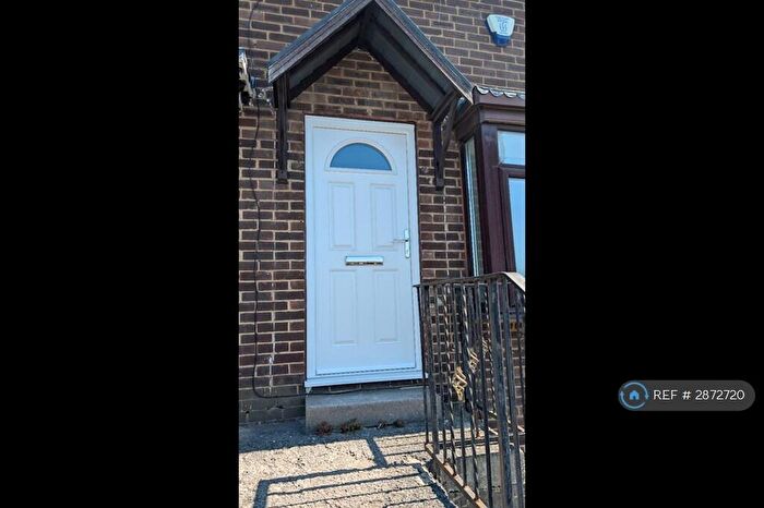 3 Bedroom End Of Terrace House To Rent In Ramshead Crescent, Leeds, LS14