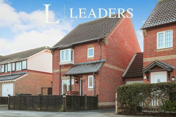 3 Bedroom Link Detached House To Rent In Cheriton Road, Gosport, PO12