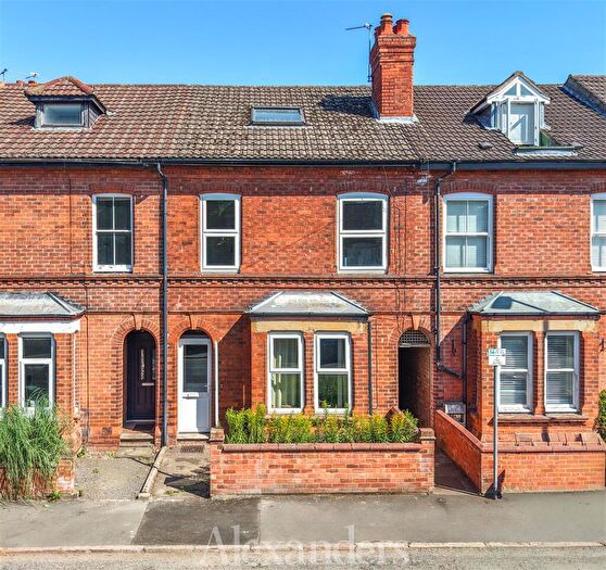 5 Bedroom Terraced House For Sale In Beacon Road, Loughborough, LE11