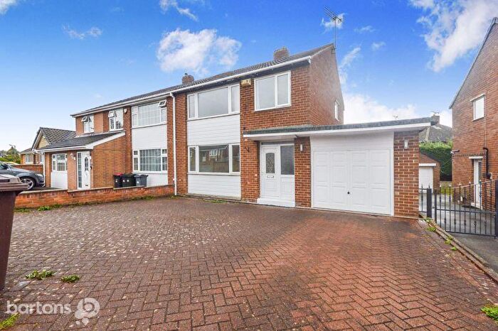 3 Bedroom Semi-Detached House To Rent In Spinneyfield, Moorgate, S60