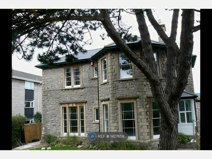 2 Bedroom Flat To Rent In Heathfield, Weston-Super-Mare, BS23