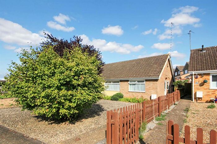 2 Bedroom Semi-Detached Bungalow For Sale In Cedar Way, Higham Ferrers, Rushden, NN10