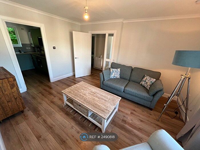 2 Bedroom Flat To Rent In Buchannan Place, Callander, FK17