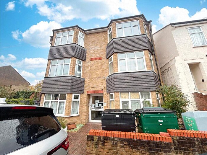2 Bedroom Flat To Rent In Byron Road, London, E17
