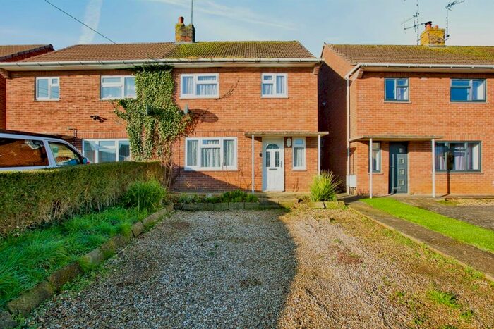 2 Bedroom Semi-Detached House For Sale In Hitchen, Merriott, TA16