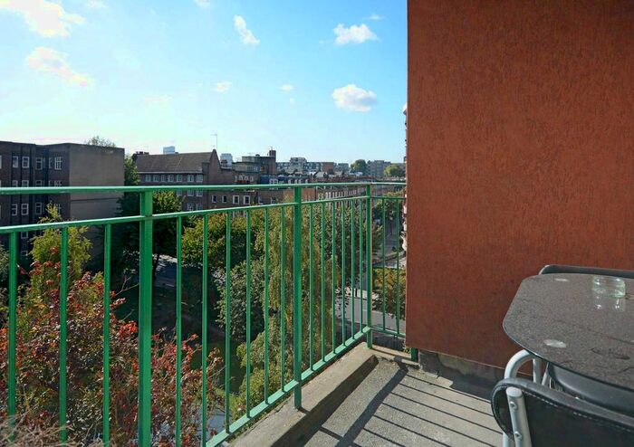 3 Bedroom Flat To Rent In Cromer Street, Bloomsbury, London, WC1H