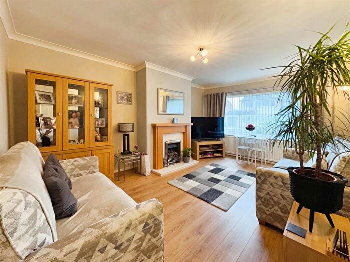 2 Bedroom Semi-Detached Bungalow For Sale In Strathaven Road, Carlton-In-Lindrick, Worksop, S81