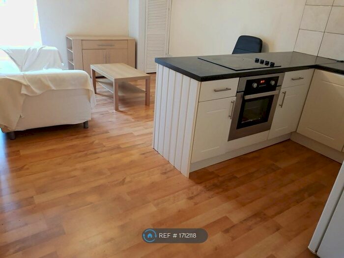 1 Bedroom Flat To Rent In Zulla Road, Nottingham, NG3