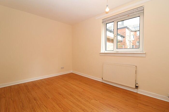 2 Bedroom Flat To Rent In Dumbarton Road, Glasgow, G14