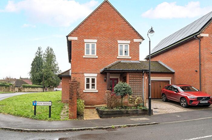 3 Bedroom Link Detached House For Sale In Haslemere, Surrey, GU27