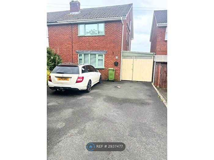 4 Bedroom Semi-Detached House To Rent In Hesters Way Lane, Cheltenham, GL51
