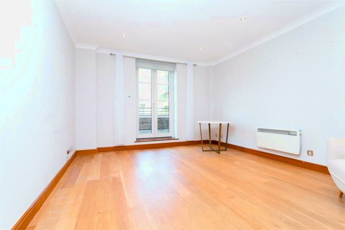 1 Bedroom Flat To Rent In Rodin Court, Essex Road, Angel, London, N1