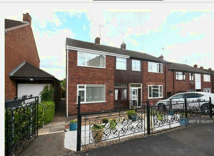 3 Bedroom Semi-Detached House To Rent In Green Close, Whitnash, Leamington Spa, CV31