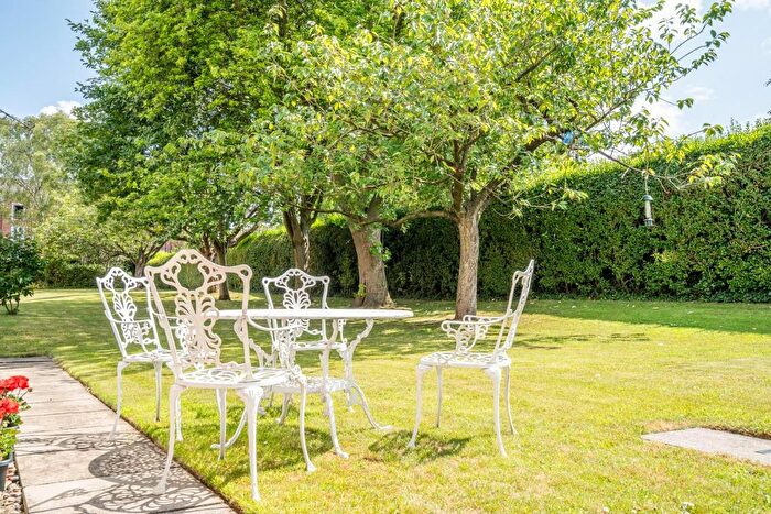 2 Bedroom Flat For Sale In Ashfield Court, York, YO24