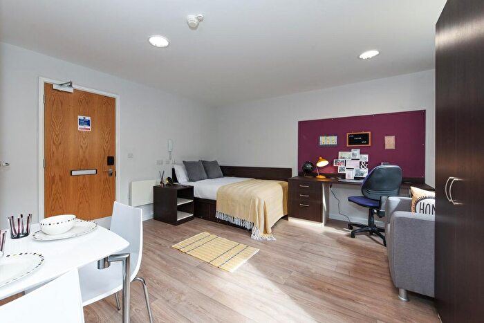1 Bedroom Flat To Rent In New Cut Road, Swansea, SA1