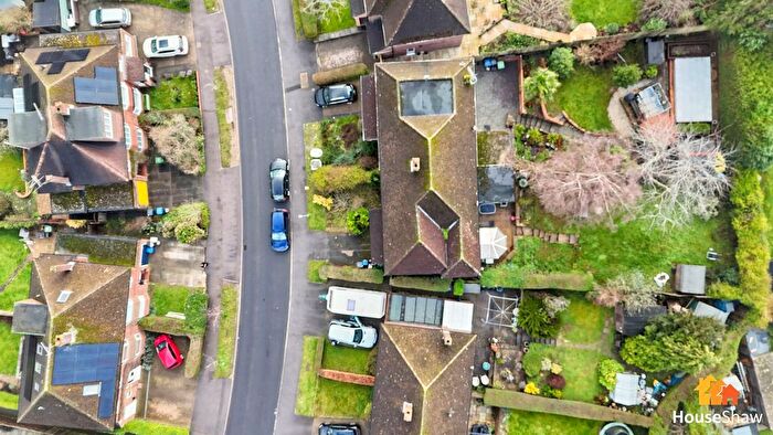 5 Bedroom Semi-Detached House For Sale In Chapmans Crescent, Chesham, HP5