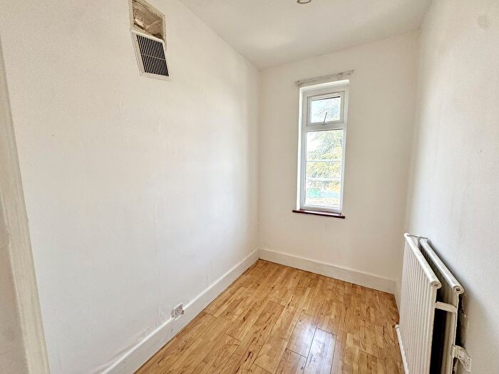 3 Bedroom Semi Detached House To Rent In Hounslow Road, Feltham, TW14