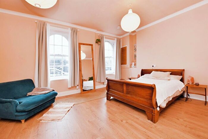 1 Bedroom Flat For Sale In Emma Place, Plymouth, PL1