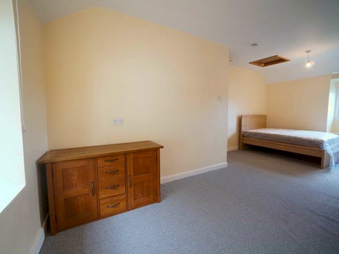 2 Bedroom House To Rent In Apartment, Bangor, Gwynedd, LL57