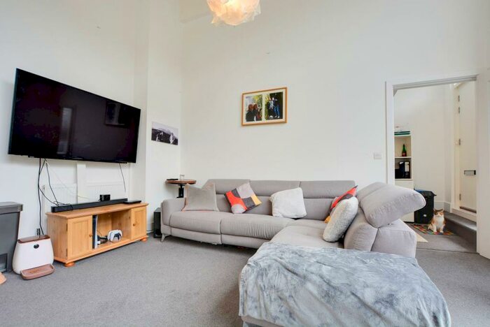 3 Bedroom Apartment For Sale In Wheatsheaf Court, Knighton Fields, Leicester, LE2