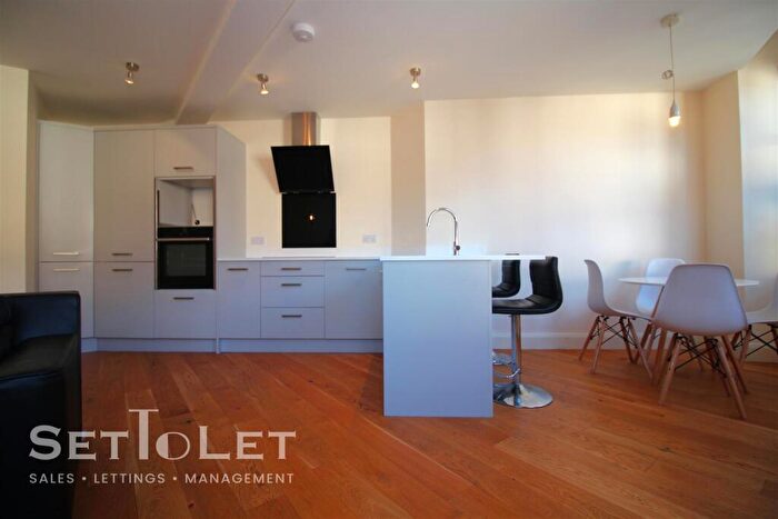 2 Bedroom Apartment To Rent In Queens Building, Queen Street, Leicester, LE1