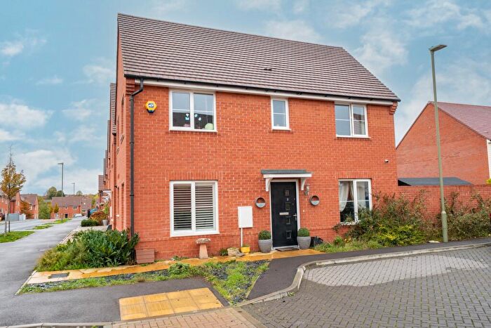 3 Bedroom Detached House For Sale In Calico Street, Andover, SP11
