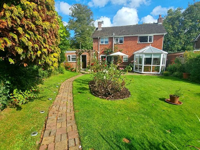 3 Bedroom Detached House For Sale In Redhill Road, Rowlands Castle, PO9